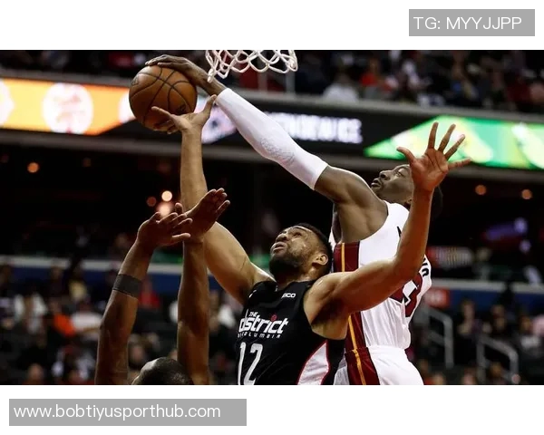 阿德巴约半场火力全开13投7中三分3中7砍下17分助力球队进攻