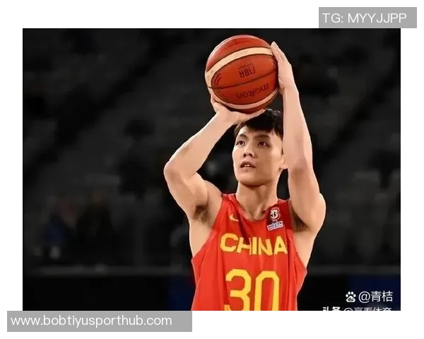 摄影师遭遇困境新赛季定妆照球员身高缩水引发热议 摄影师遭遇困境新赛季定妆照球员身高缩水引发热议