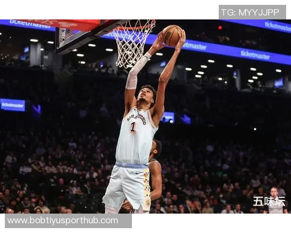 文班亚马成为马刺核心福克斯在关键时刻显得迷茫