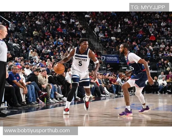 兰德尔半场表现出色16分钟内高效砍下16分2篮板助力球队 兰德尔半场表现出色16分钟内高效砍下16分2篮板助力球队